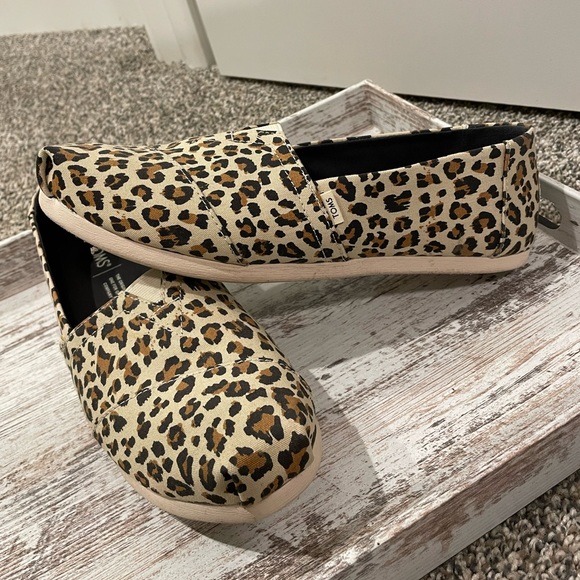 Toms Cheetah/Leopard Women’s 8.5 - Picture 1 of 5